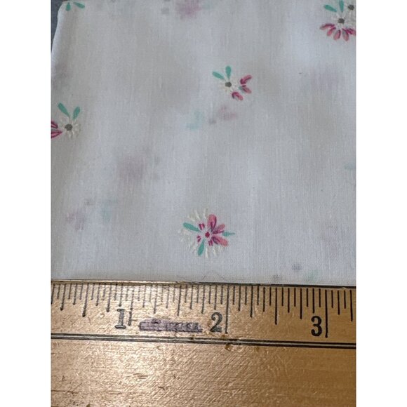 Vintage-Inspired 18x22 Cotton Fat Quarter Floral Fabric Quilting Crafts - Picture 2 of 4